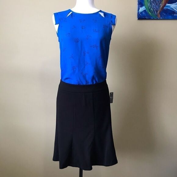 Short Black Trumpet Skirt - Picture 3 of 5